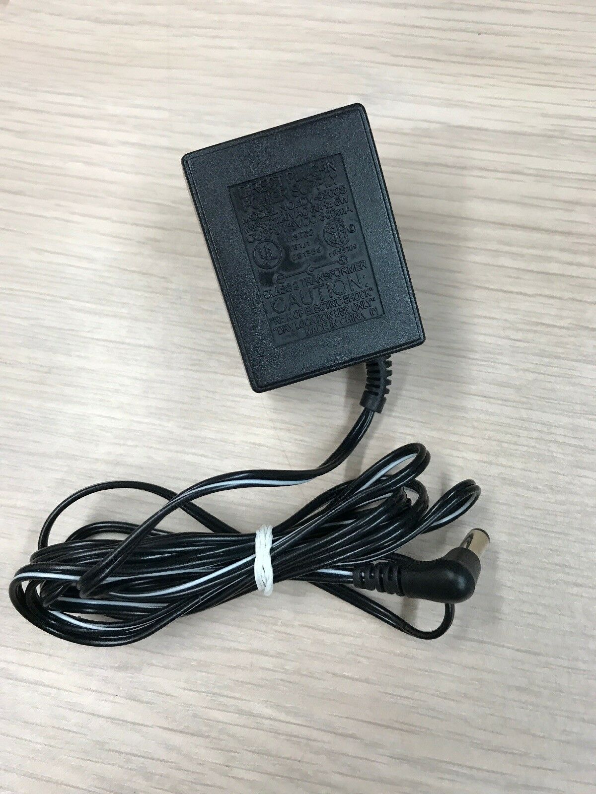 *Brand NEW* 9V 300 mA AC Adapter DV-9300S Power Supply